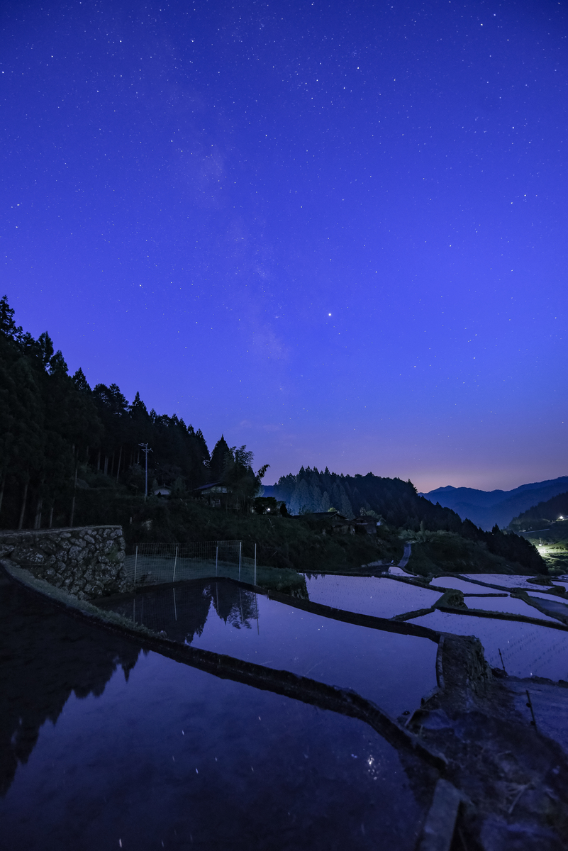 星たちの眠る夜明